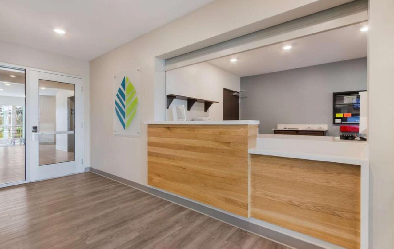 Woodspring Suites الينتاون المظهر الخارجي الصورة