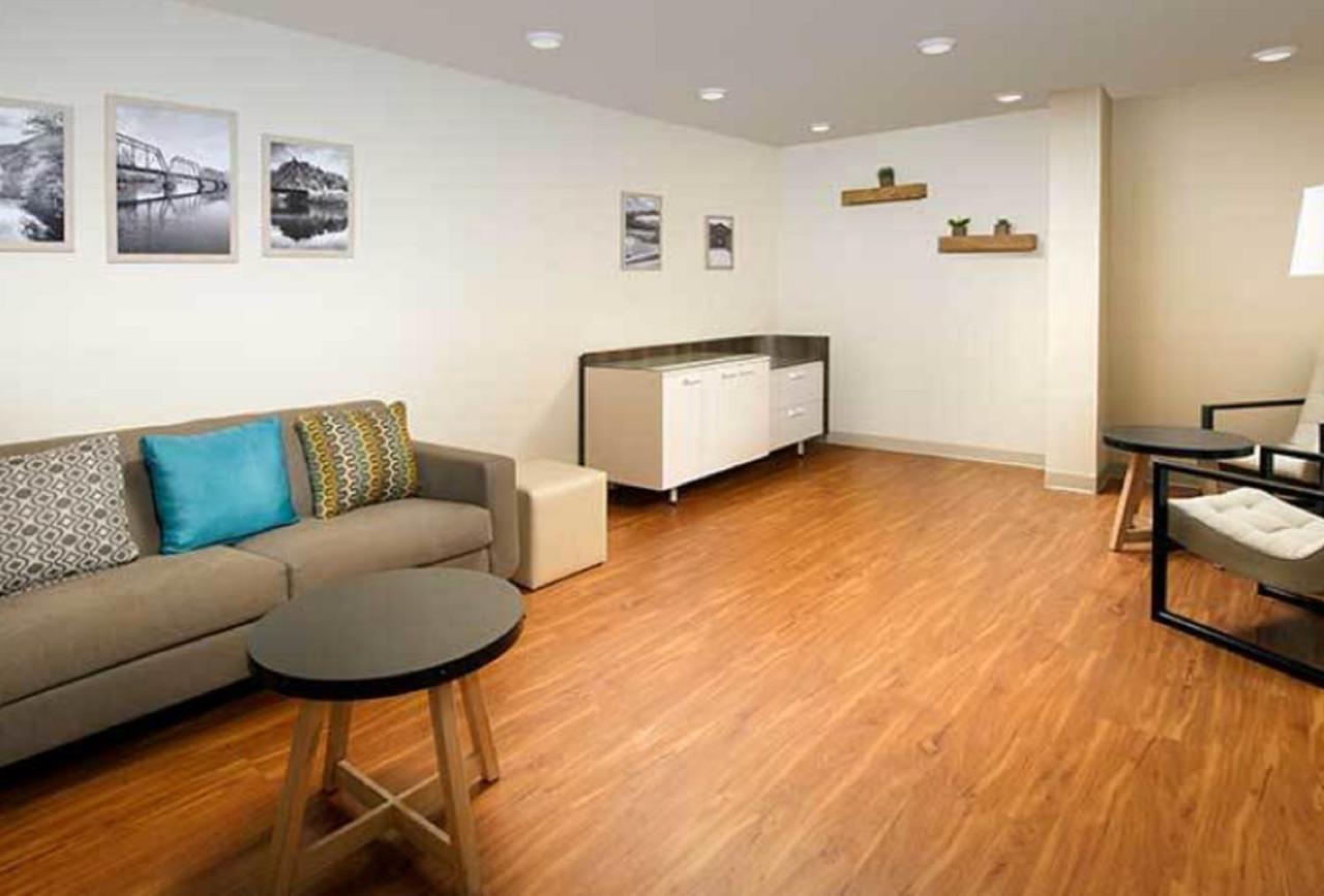 Woodspring Suites الينتاون المظهر الخارجي الصورة