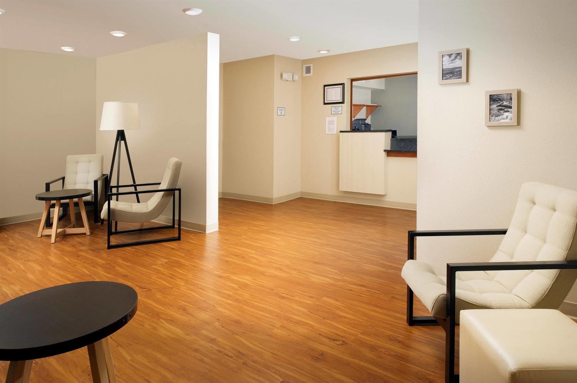 Woodspring Suites الينتاون المظهر الخارجي الصورة