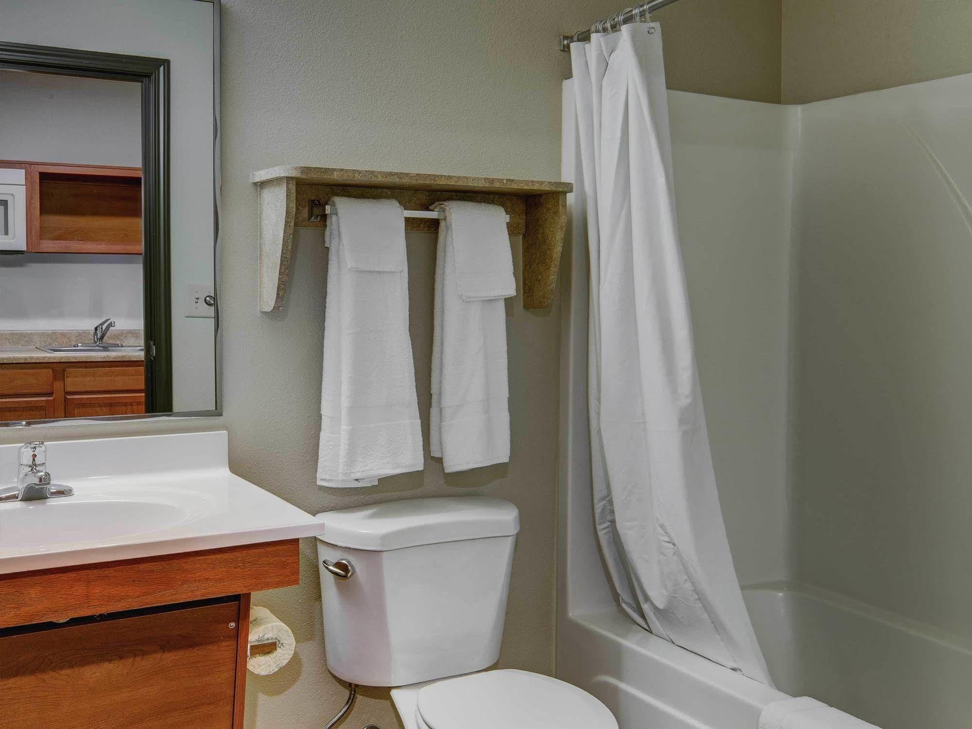 Woodspring Suites الينتاون المظهر الخارجي الصورة